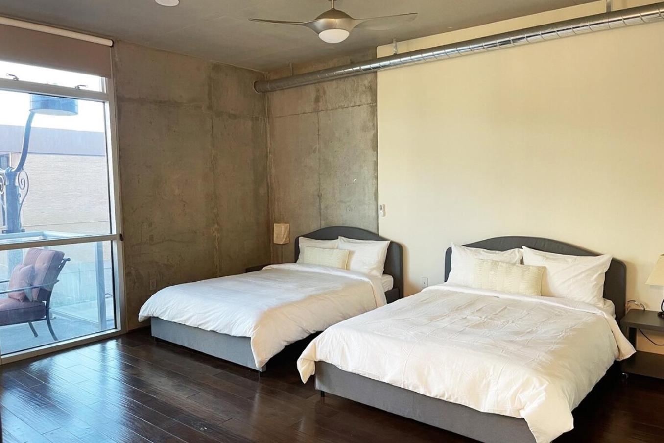 Balcony Luxury High Rise Downtown Fremont Casinos Holiday home Las Vegas